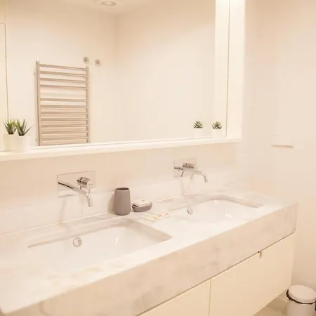 Flh Praca Comercio Wood Design Flat Lissabon Buitenkant foto